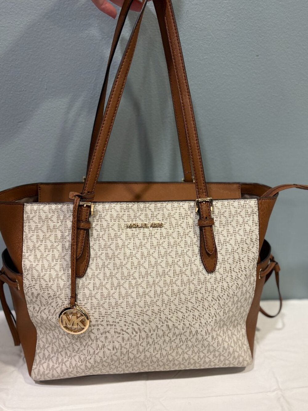 Michael Kors Signature Tote -Vanilla And Brown